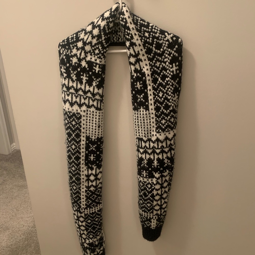 Black and white long scarf